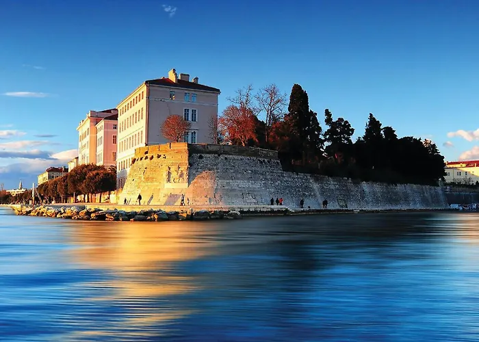 Feriehus Stunning In Donji Kasic