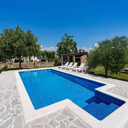 Stunning In 度假居 Donji Kasic